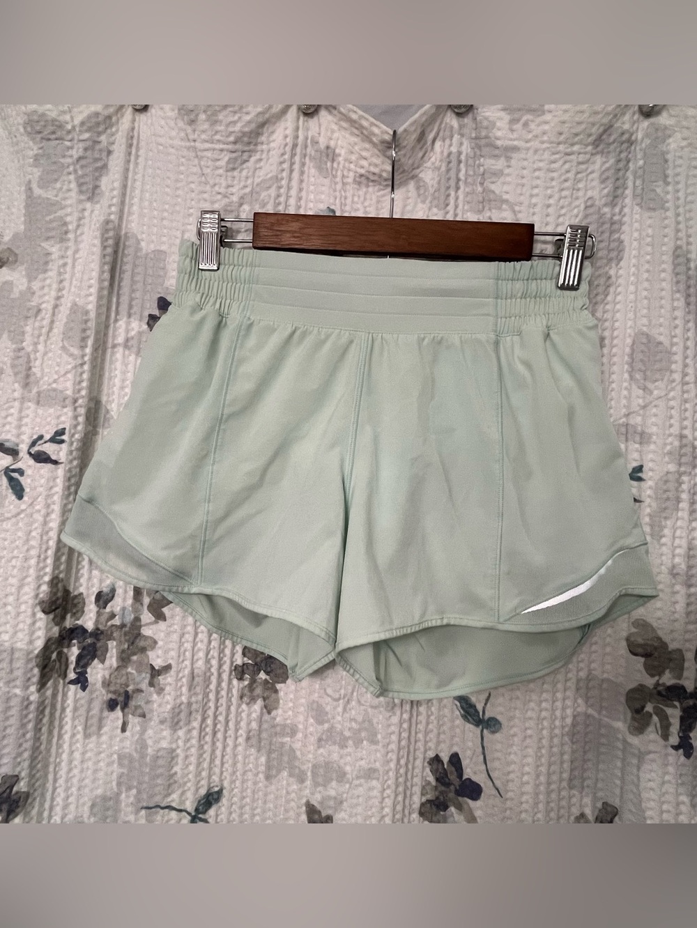 Lululemon Women’s Hotty Hot Shorts in a mint green colorway. Size 6
